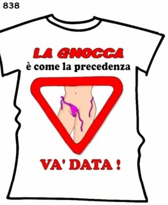 T-SHIRT PRECEDENZA IN CONFEZIONE